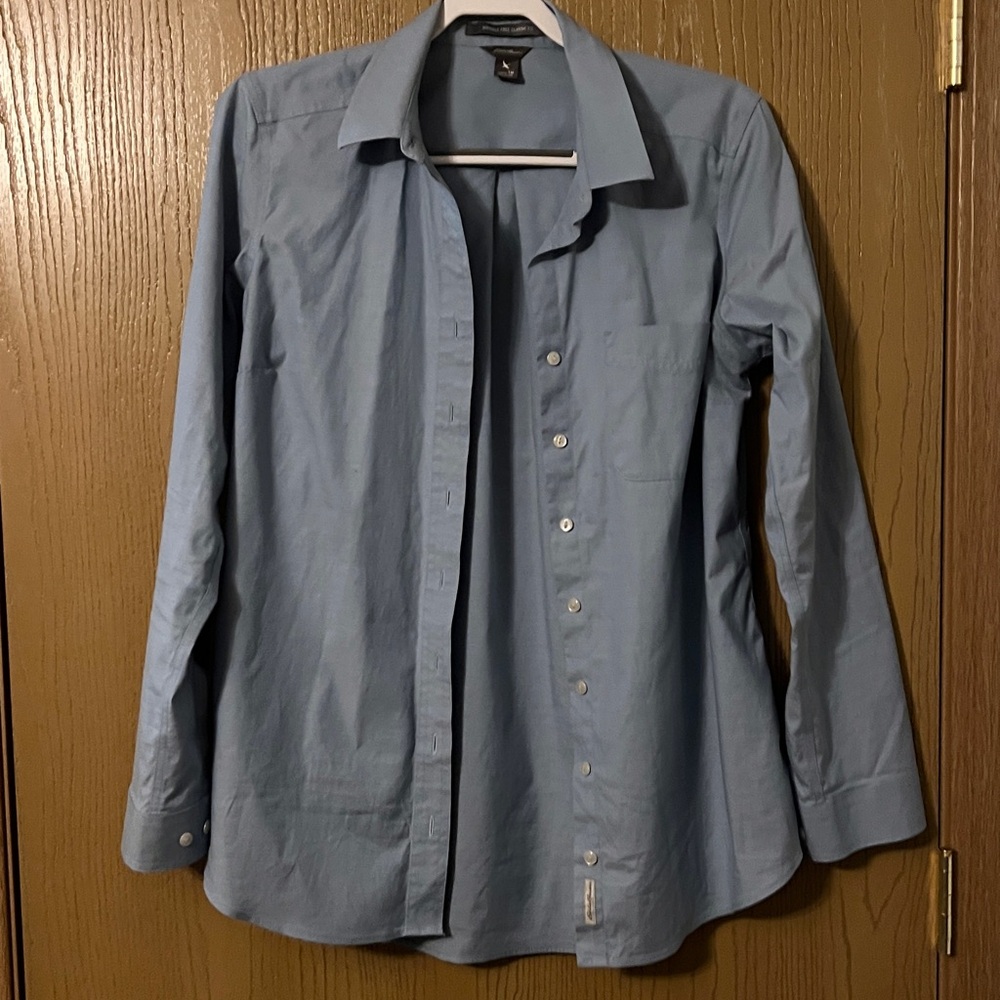 Eddie Bauer Classic Fit Shirt in Blue